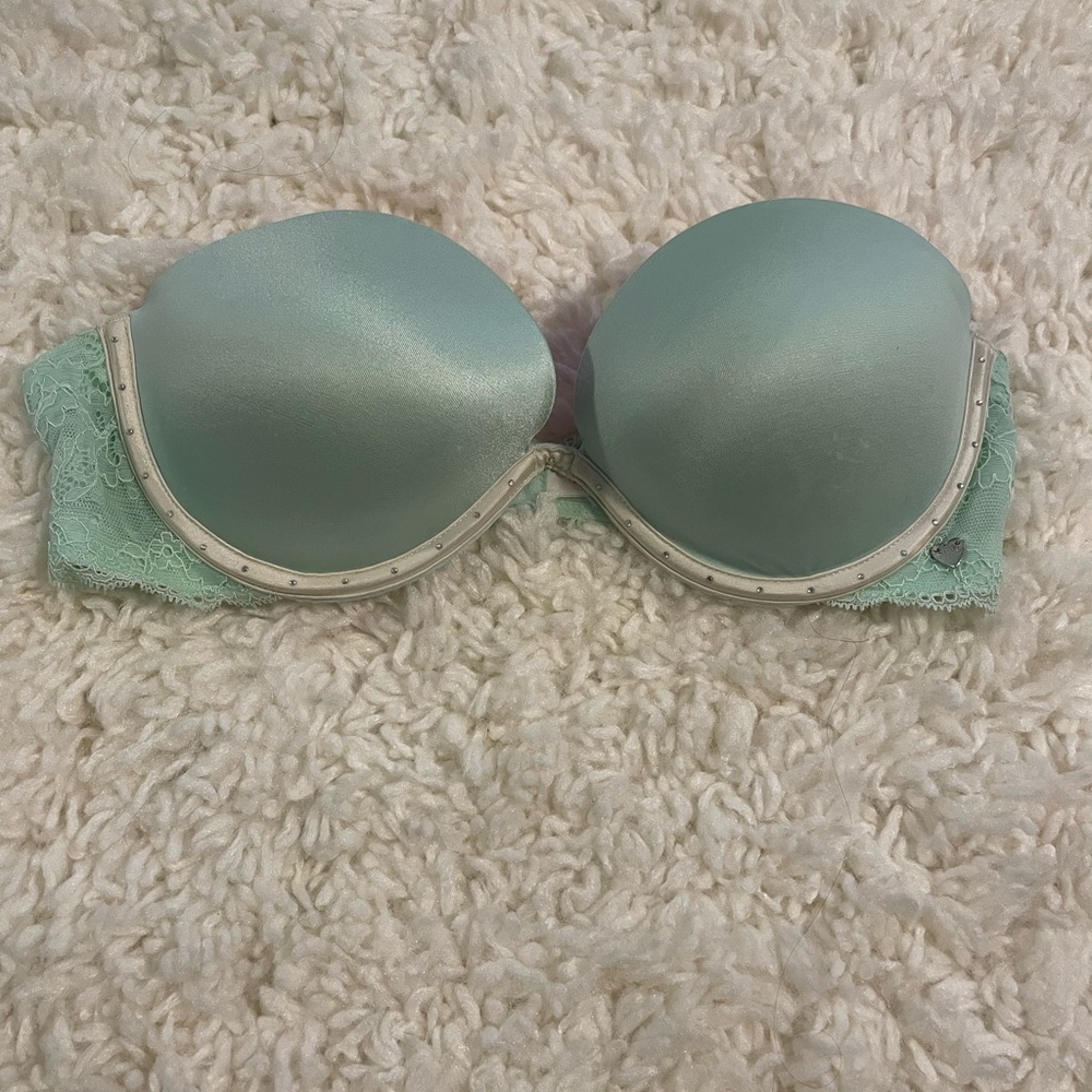 Victoria’s Secret Strapless Bra